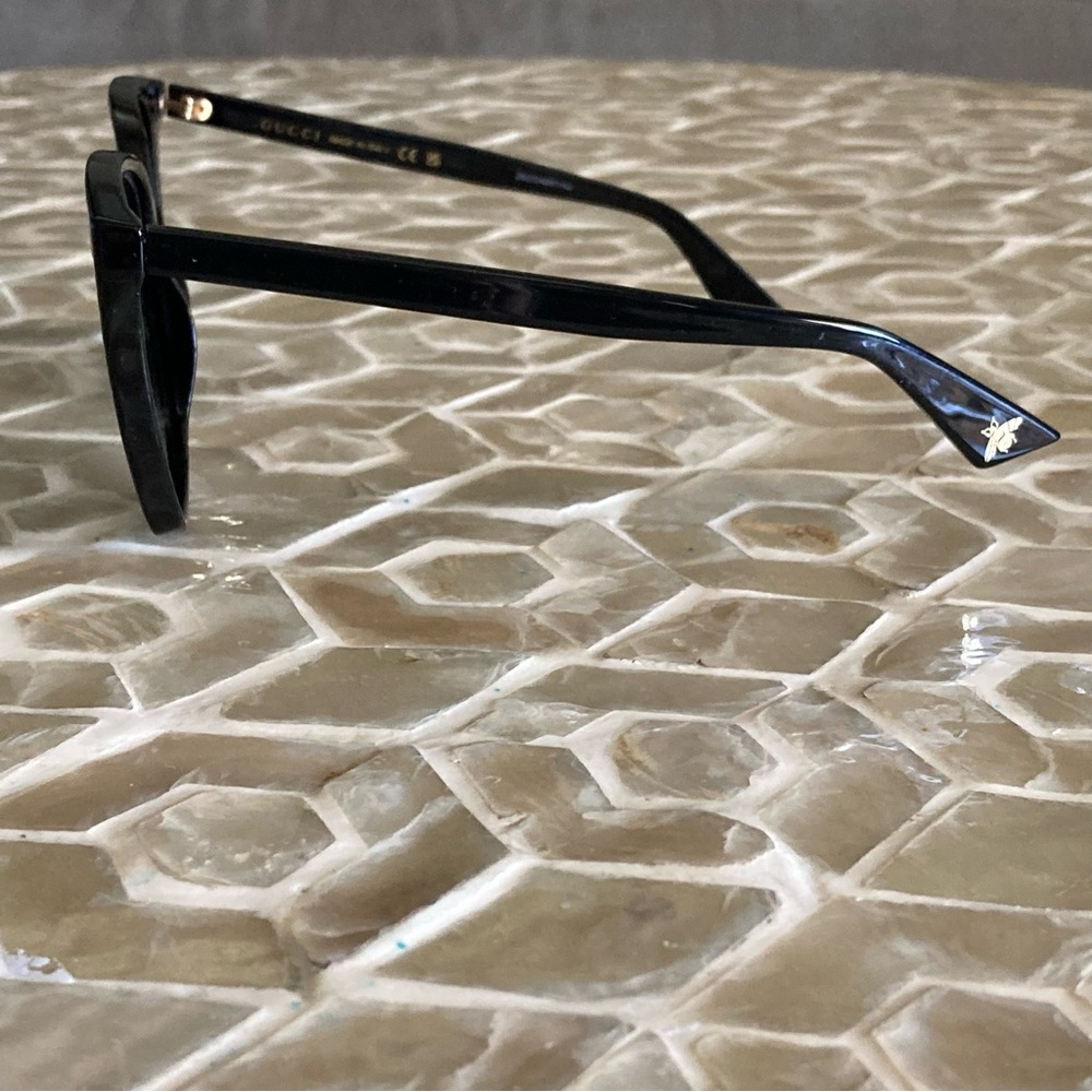 Gucci Square Acetate Sunglasses w/ Interlocking G Detail - Picture 3 of 12
